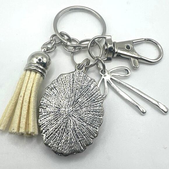 Vintage Victorian Lady Cameo Oval keychain or bag charm w/ tassel& bow NWT - Picture 2 of 3